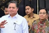 Menteri Keuangan, Sri Mulyani Indrawati bersama Menteri Koordinator Bidang Perekonomian Airlangga Hartarto.  (Instagram.com @manado.times)
