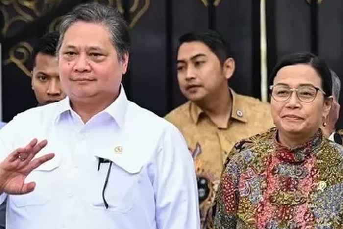 Menteri Keuangan, Sri Mulyani Indrawati bersama Menteri Koordinator Bidang Perekonomian Airlangga Hartarto.  (Instagram.com @manado.times)