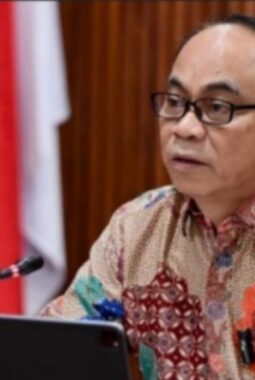 Langkah Senyap Menuju Gedung Antirasuah, Menteri Koperasi dan UKM Budi Arie Setiadi Sambangi KPK