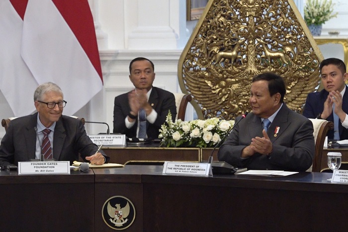 Presiden Republik Indonesia Prabowo Subianto bersama tokoh filantropi dunia dan pendiri Microsoft, Bill Gates. (Dok. Tim Media Prabowo)
