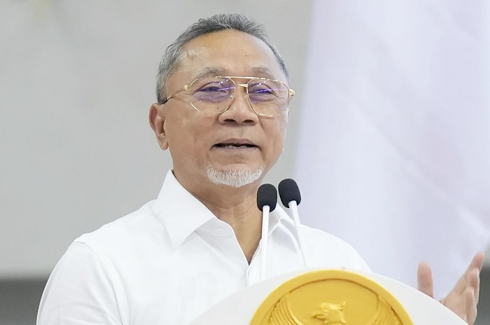 Menteri Koordinator Bidang Pangan Zulkifli Hasan menyebut impor sapi hidup tanpa kuota dimulai, pemerintah targetkan 2 juta ekor hingga 2029. (Facebook.com @Zulkifli Hasan)

