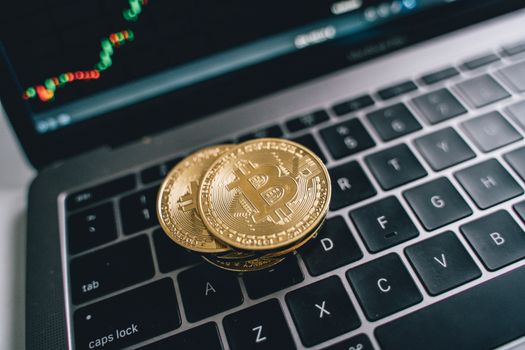 Grafik yang menunjukkan pertumbuhan aset kripto sebagai representasi potensi investasi jangka panjang di tengah dinamika pasar digital yang terus berkembang. Ilustrasi ini menggambarkan peluang keuntungan yang bisa diraih dengan strategi investasi yang tepat.