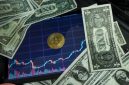 Grafik yang menunjukkan pertumbuhan aset kripto di layar digital, melambangkan potensi investasi dan volatilitas pasar yang membutuhkan pemahaman mendalam. Ilustrasi ini merepresentasikan bagaimana teknologi blockchain terus mendorong inovasi dalam dunia keuangan digital.